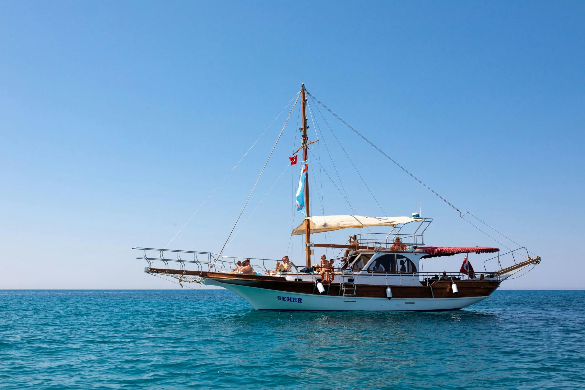 Adults-only Gulet cruise with lunch and drinks from Side