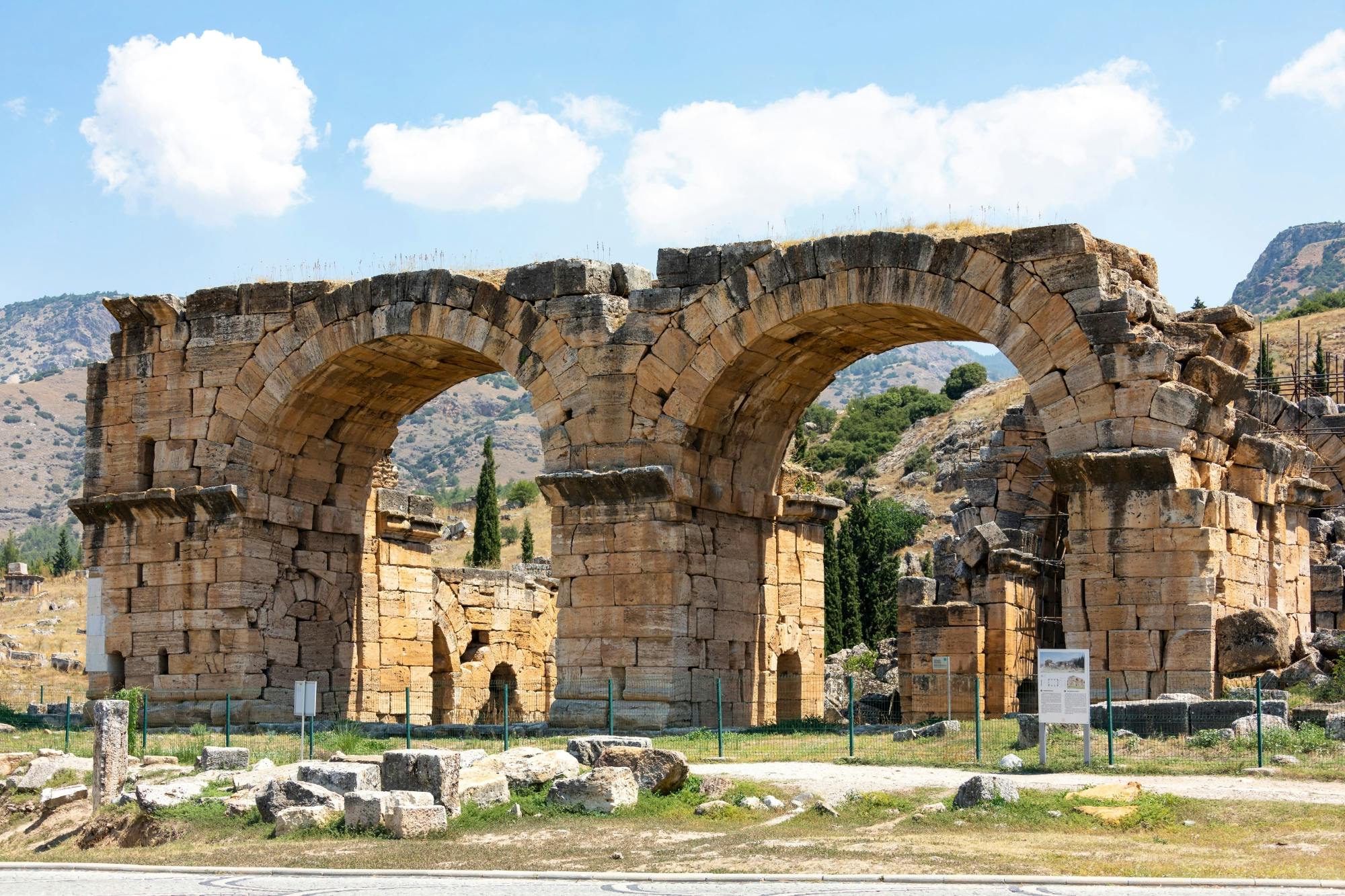 Summer tour of Pamukkale and Hierapolis with Lake Salda