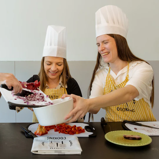 Portuguese Tapas Class and Market Tour With Lunch and Wine