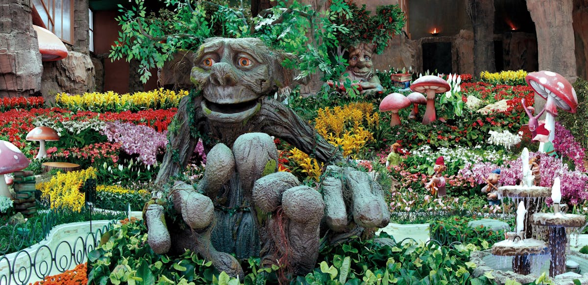 Middagshow „Enchanted Garden“ in Magic World