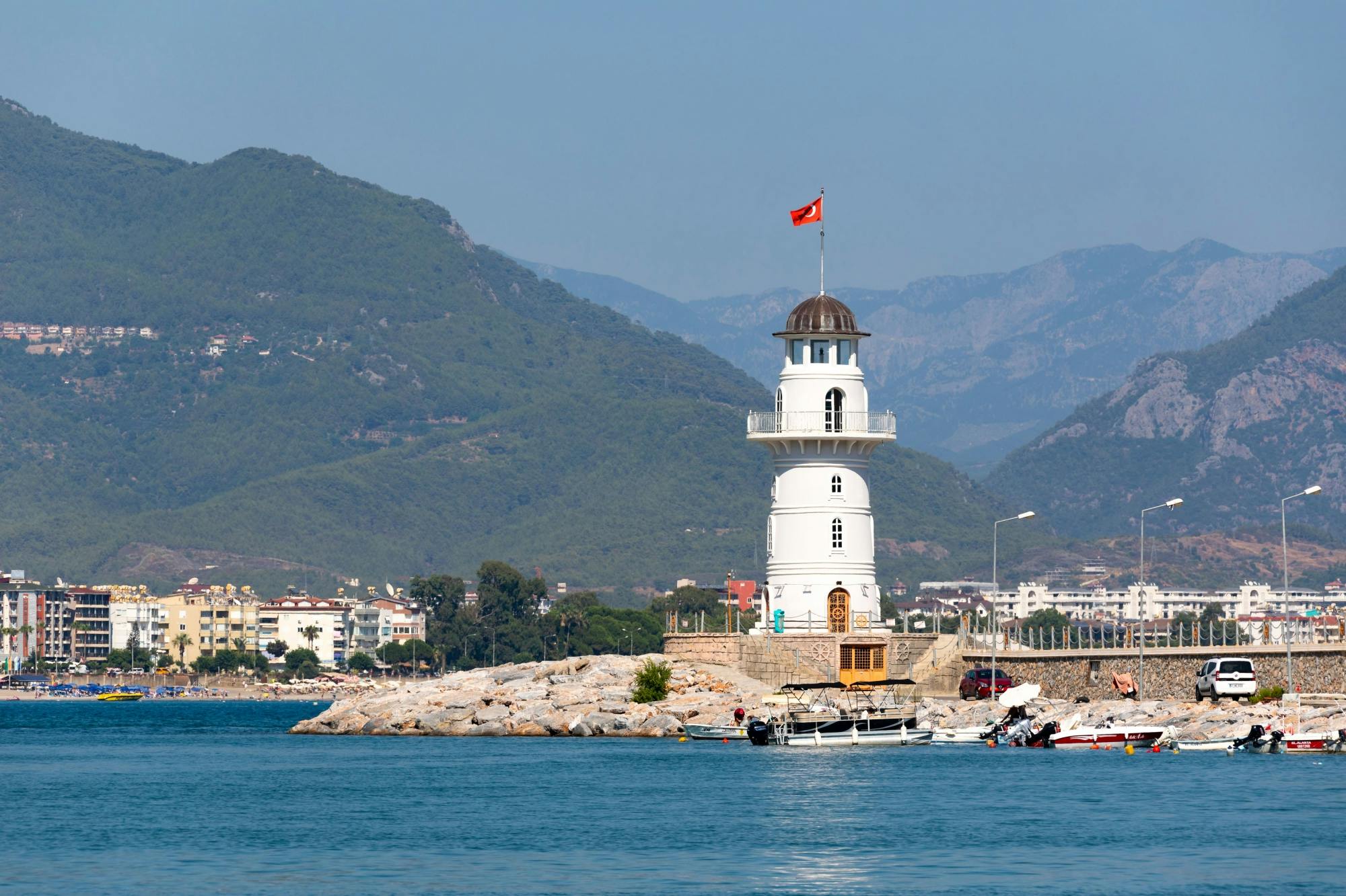 Adults-only boat cruise from Alanya with swimming stops and lunch