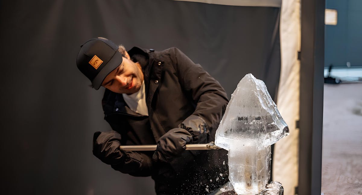 Kennismaking met het Arctic SnowHotel en een workshop ijssculpturen maken