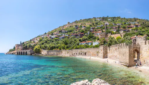 Adults-only boat cruise from Alanya with swimming stops and lunch