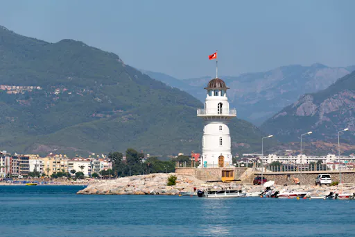 Adults-only boat cruise from Alanya with swimming stops and lunch