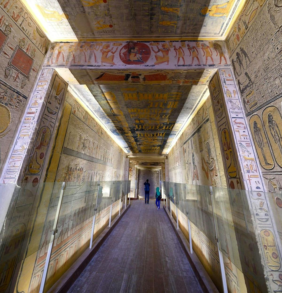 Deluxe-Tour durch das antike Luxor mit Tempelbesuchen ab Marsa Alam mit dem Bus