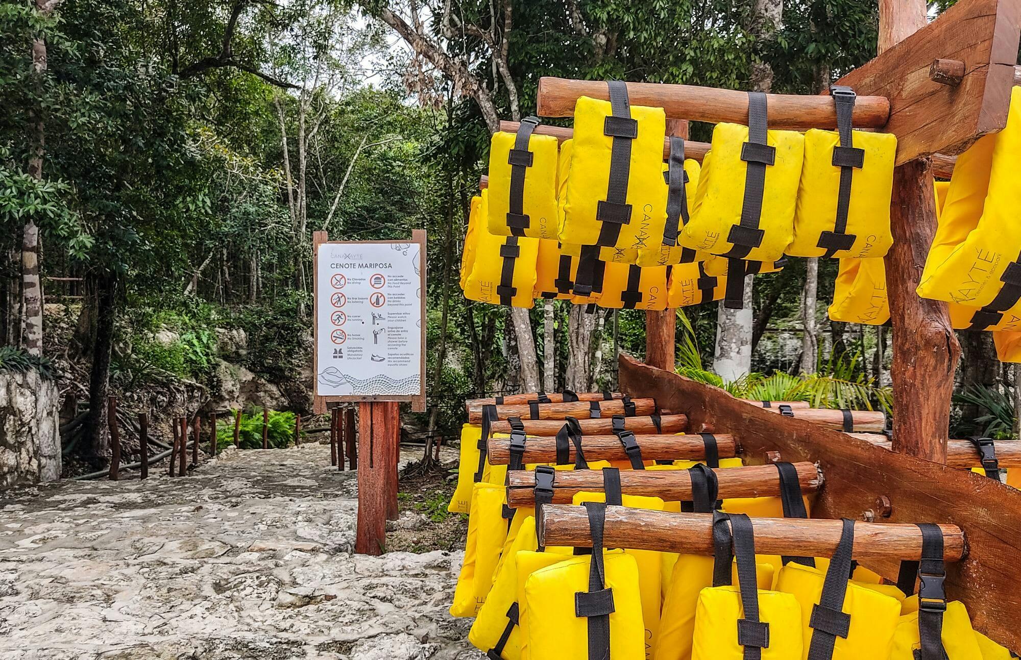 Tulum tour and Playa del Carmen visit with lunch from Cancun