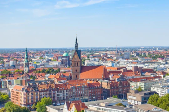 Hannover city highlights walking tour with a local guide