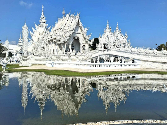 Private full-day tour to Chiang Rai with van and driver
