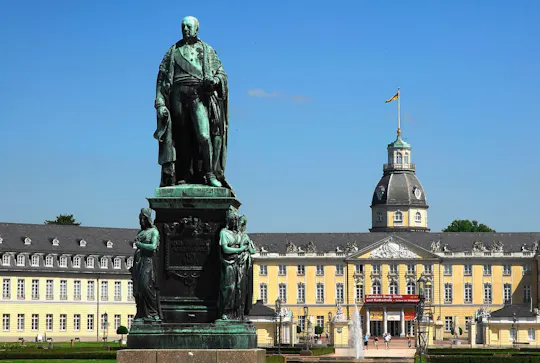Passeio a pé pelos destaques da cidade de Karlsruhe com guia local