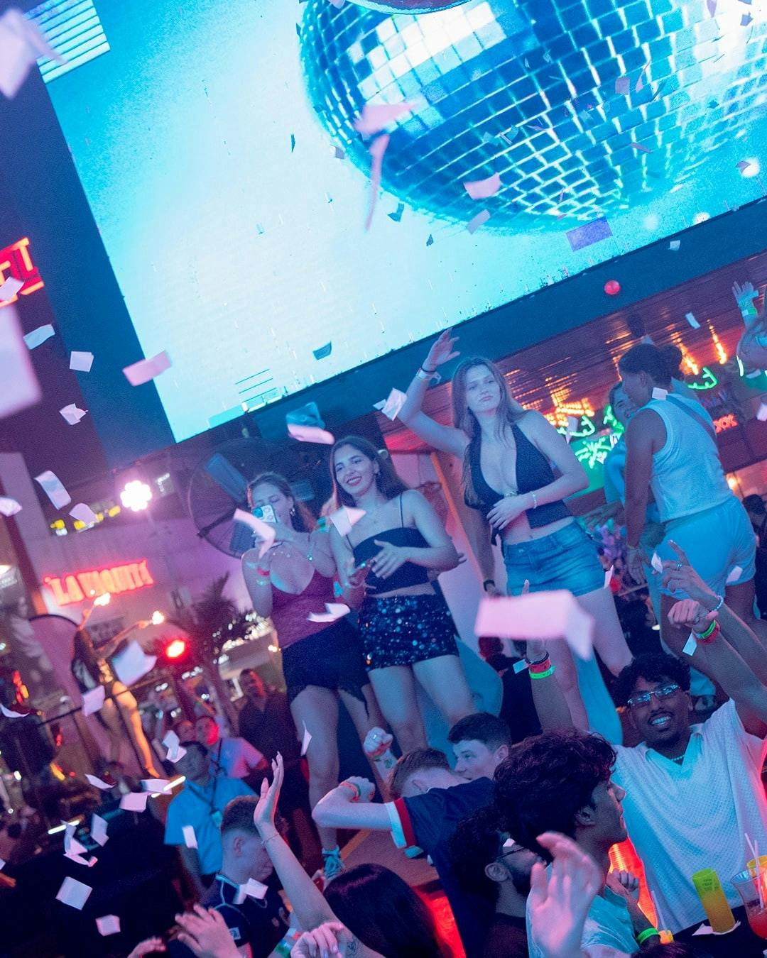 Cancun clubs basic access by Mandala Group