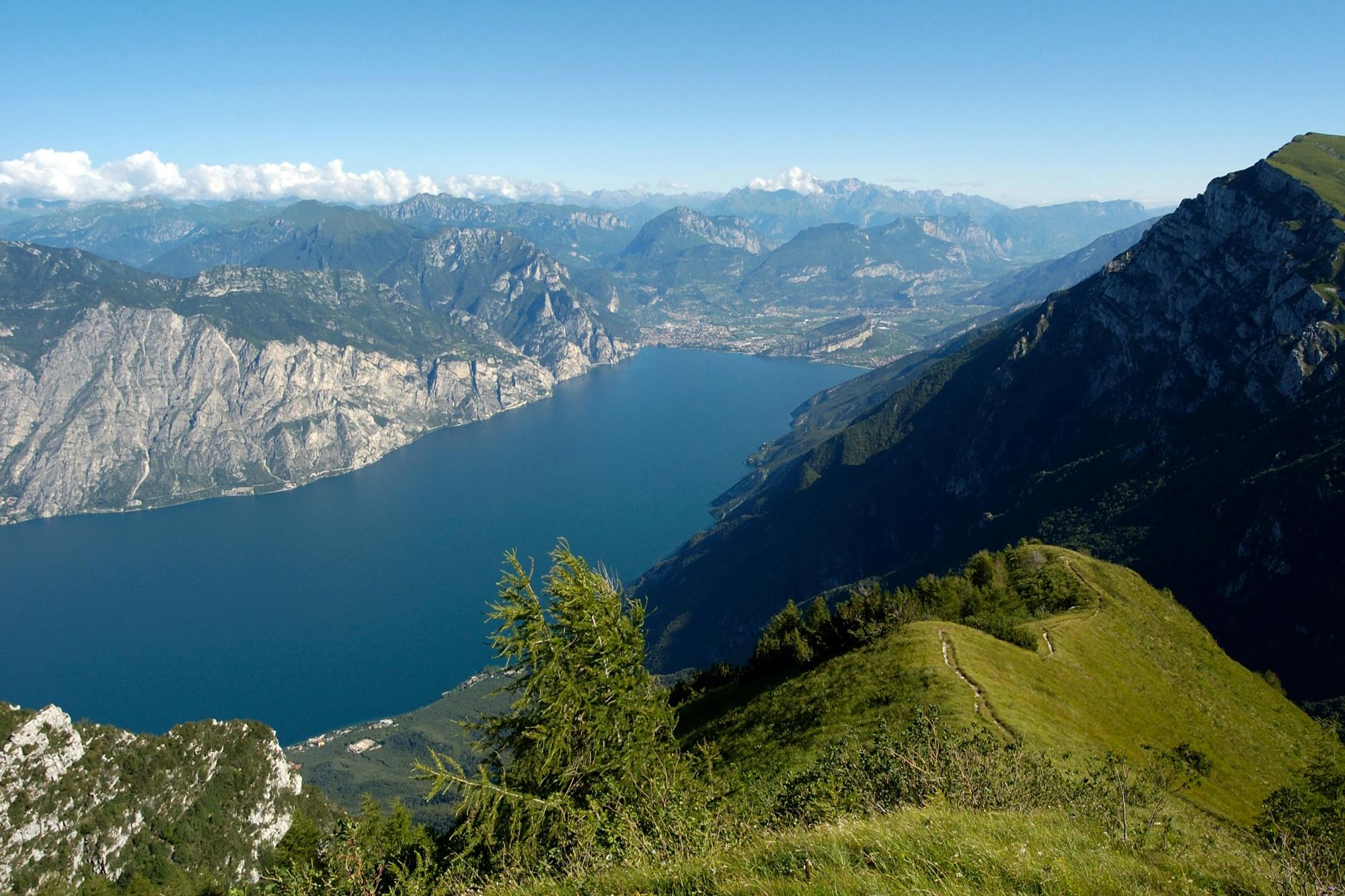 Lake Garda tour with boat trip from Gardone, Salo' and Maderno