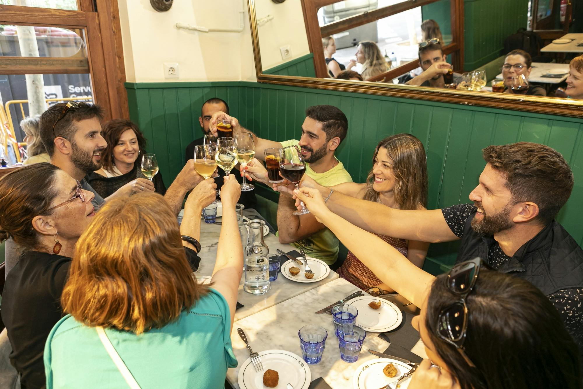 Eixample Bites: Tapas-, eten- en wijnproeverij in Barcelona