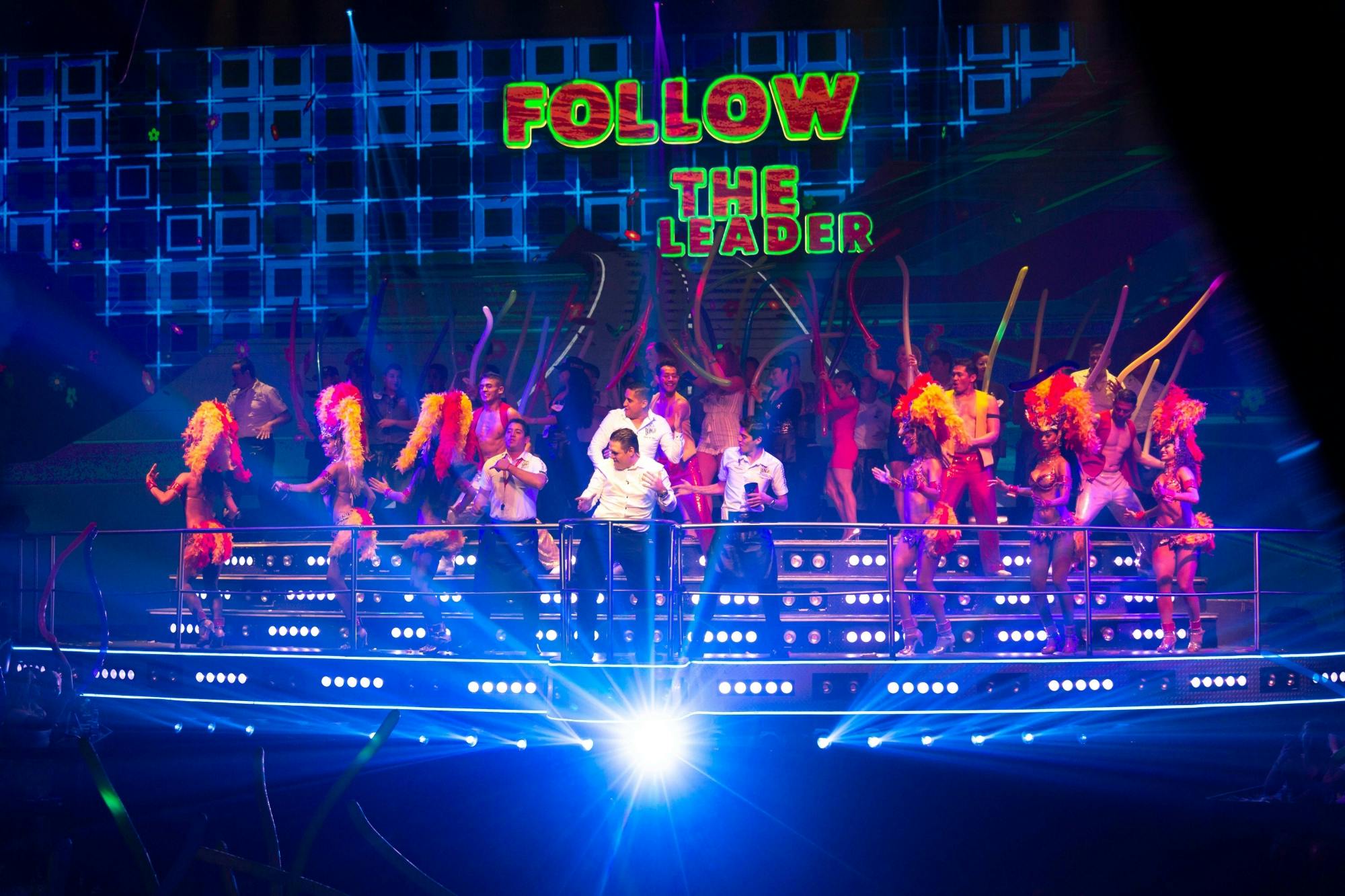 Family-friendly Coco Bongo sunset show in Playa del Carmen