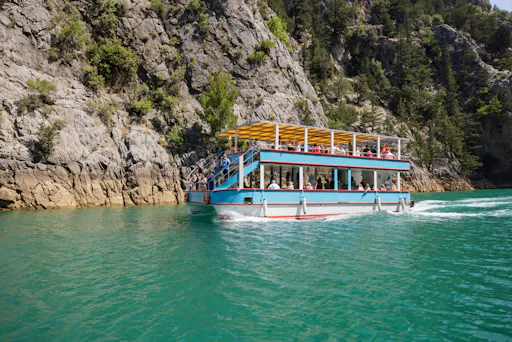 Green Canyon boat cruise with lunch and shopping