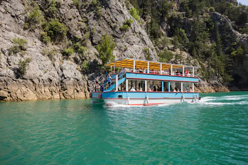 Green Canyon boat cruise with lunch and shopping