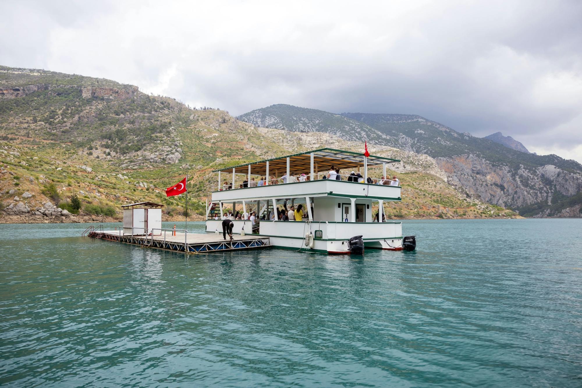Green Canyon boat cruise with lunch and shopping