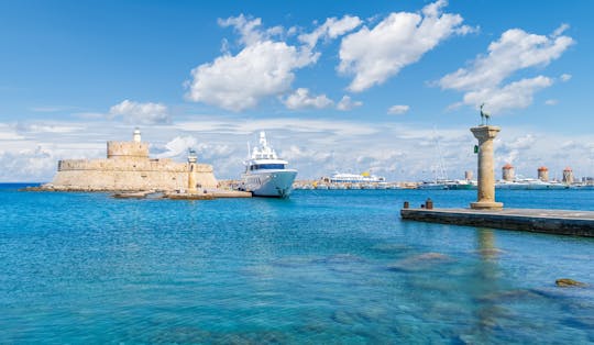 Guided tour of Mandraki harbour and Rhodes Old Town