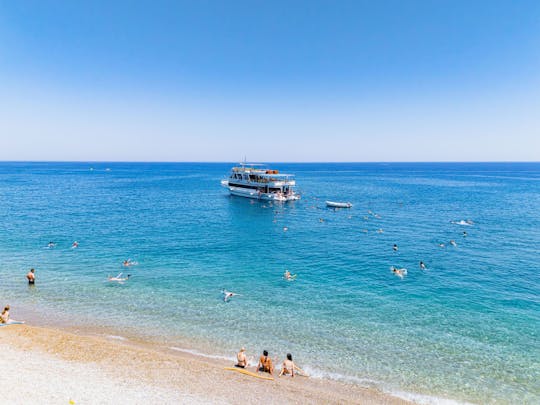 Gita in barca per famiglie con sole e mare a Rodi