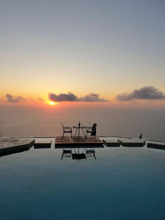 Abendlicher Sonnenuntergang im Restaurant und in der Bar Amente mit Transfer