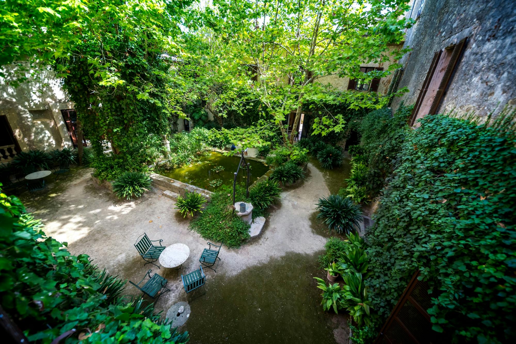 Majorcan El Calderers Estate and Hams Caves tour