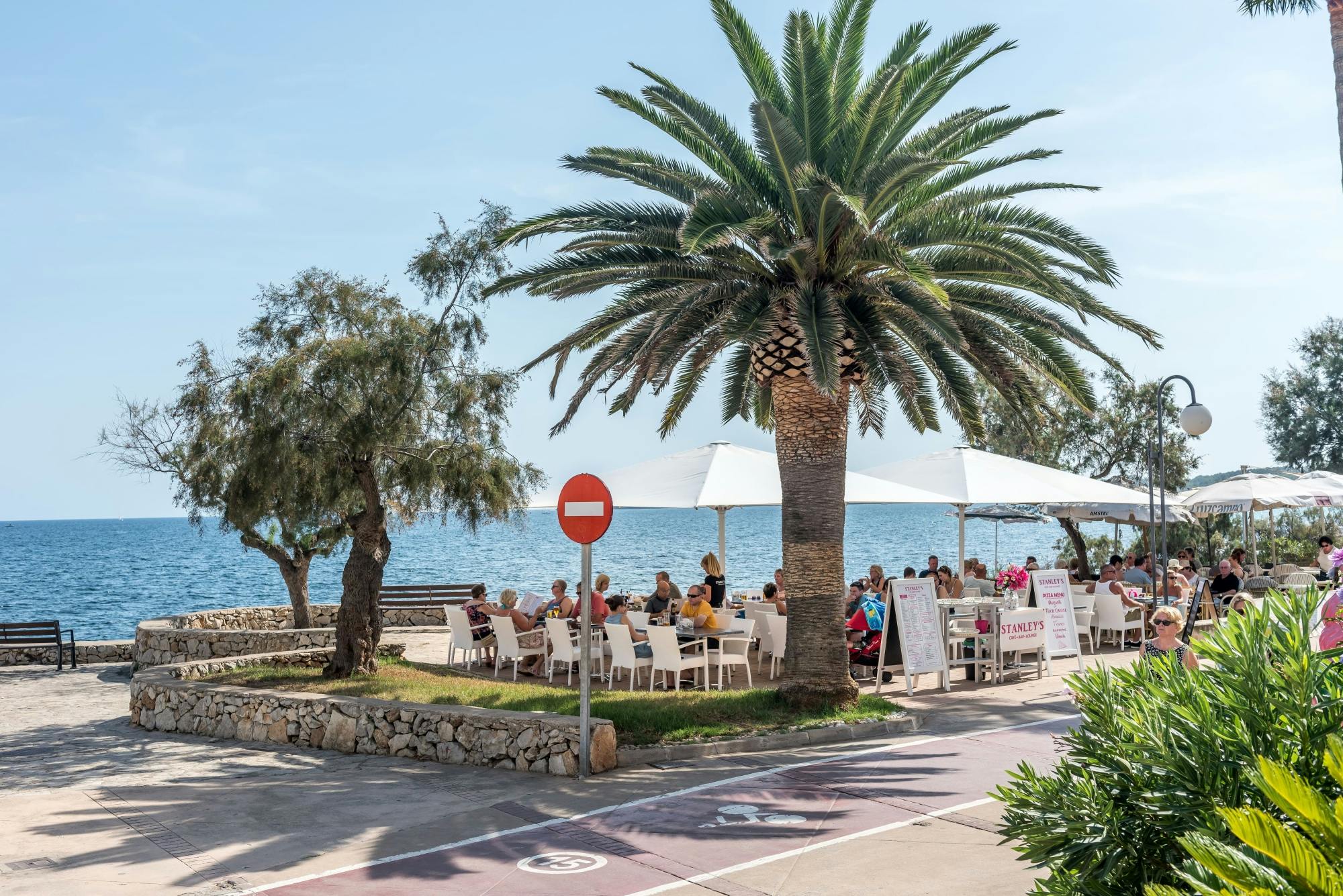 Majorcan El Calderers Estate and Hams Caves tour