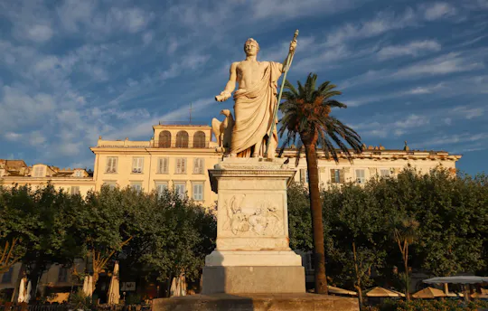 Visita guiada de 2 horas a Bastia com um guia local