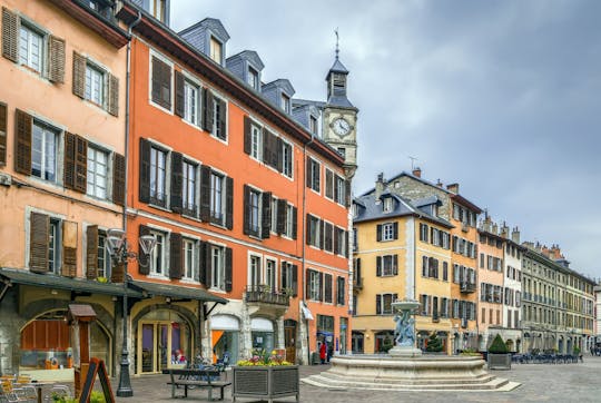 Chambéry city highlights walking tour with a local guide