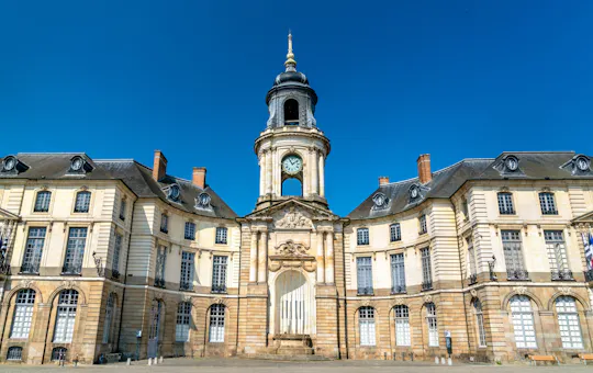 Visita guidata introduttiva di 2 ore a Rennes con una guida locale