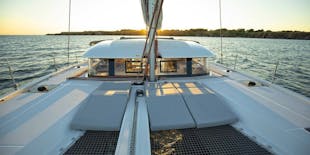 Cruzeiro de catamarã ao pôr do sol saindo de Hersonissos