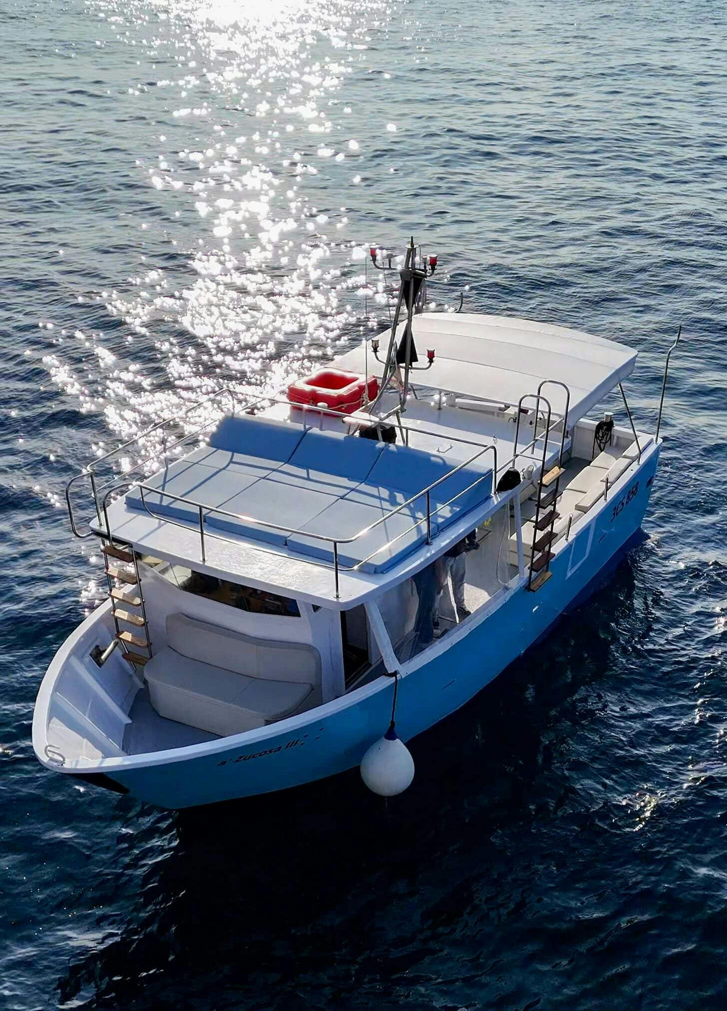 Full-day Positano and Amalfi boat tour with lunch