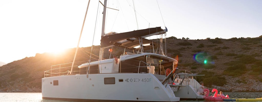 Crociere in catamarano dal porto vecchio di Chania all'isola di Agioi Theodoroi