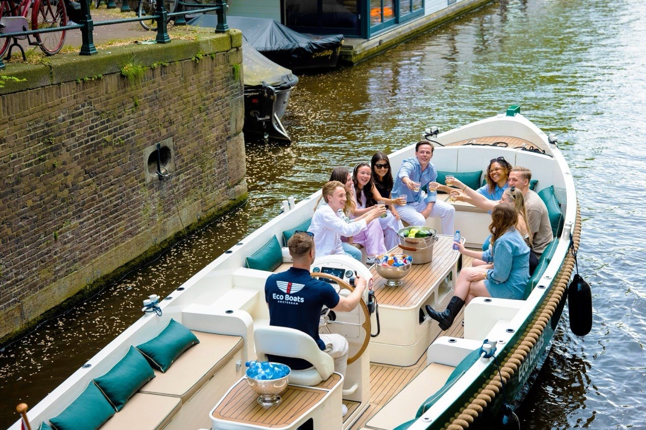 1 Hour-Long Amsterdam Canal Cruise