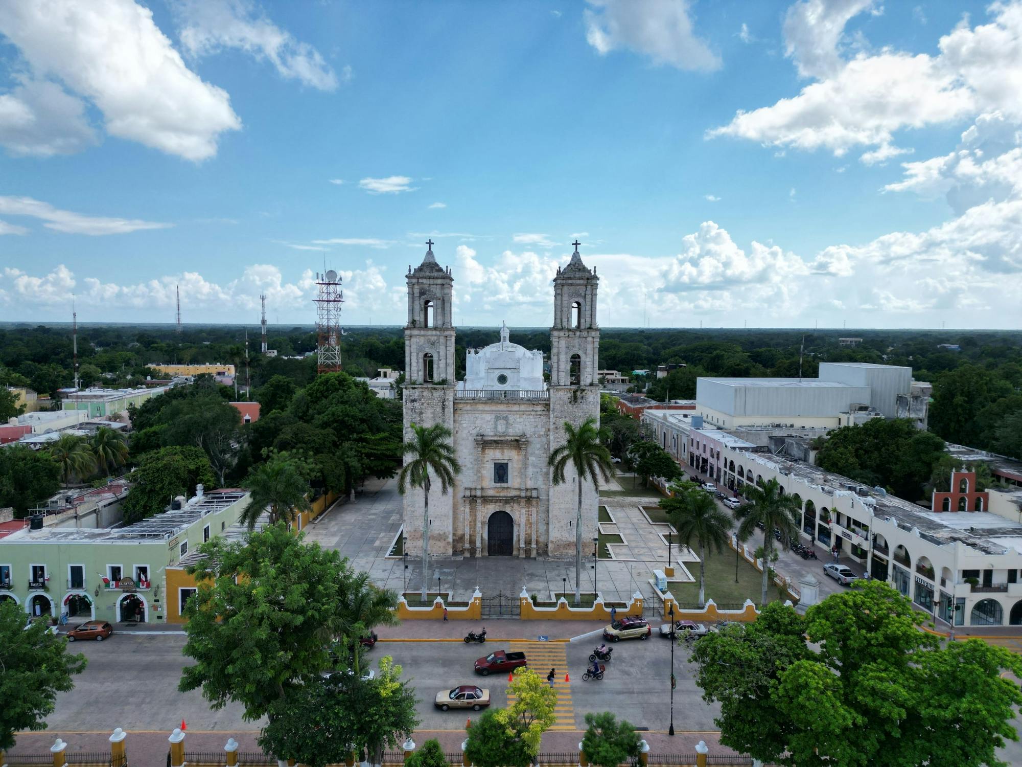 Guided tour of Valladolid with Chukum cenote swim