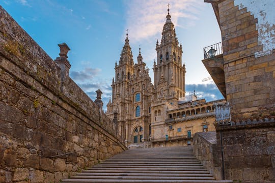 Santiago food tour with tapas and drinks at 4 local stops