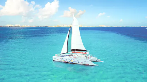 Isla Mujeres Catamaran Cruise, Beach Club & Snorkelling