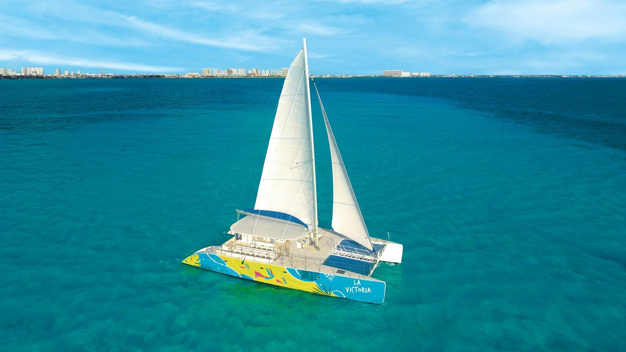 Isla Mujeres Catamaran Cruise, Beach Club & Snorkelling