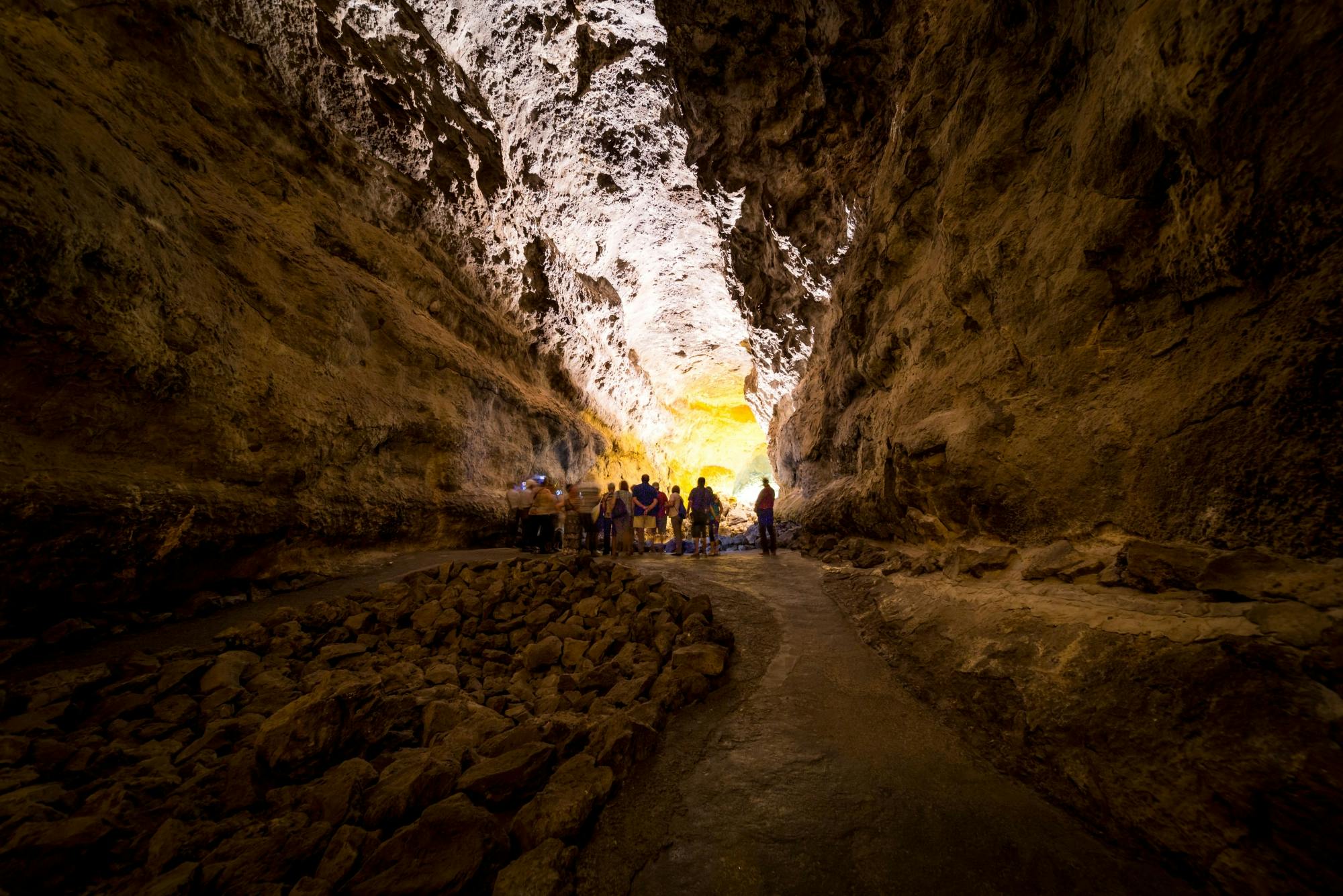 Full-day Northern Lanzarote art and sightseeing tour