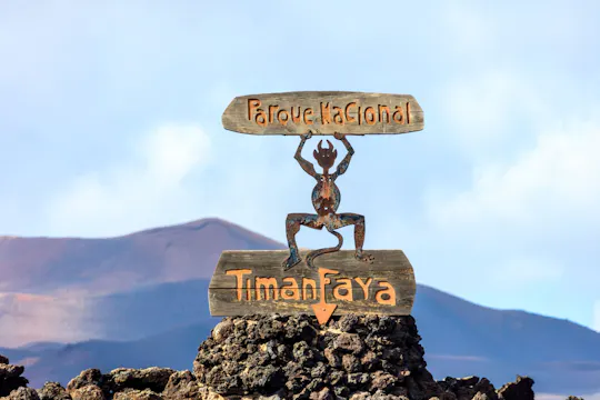 Passeio pelas Montanhas de Fogo de Timanfaya e Passeio de Camelo