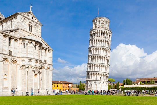 Day-trip to Pisa and Lucca from Siena