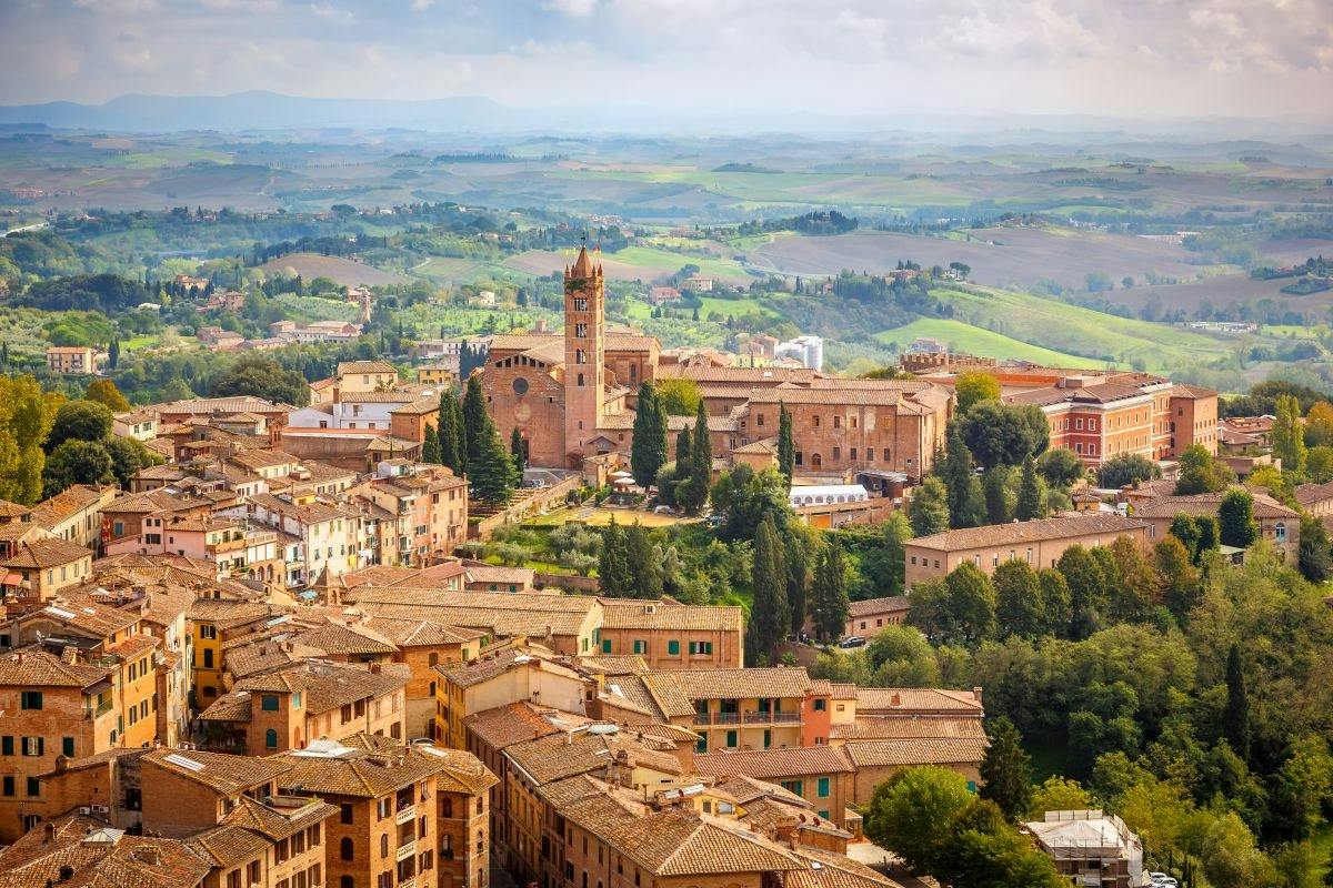 A walking riddle hunt through Siena