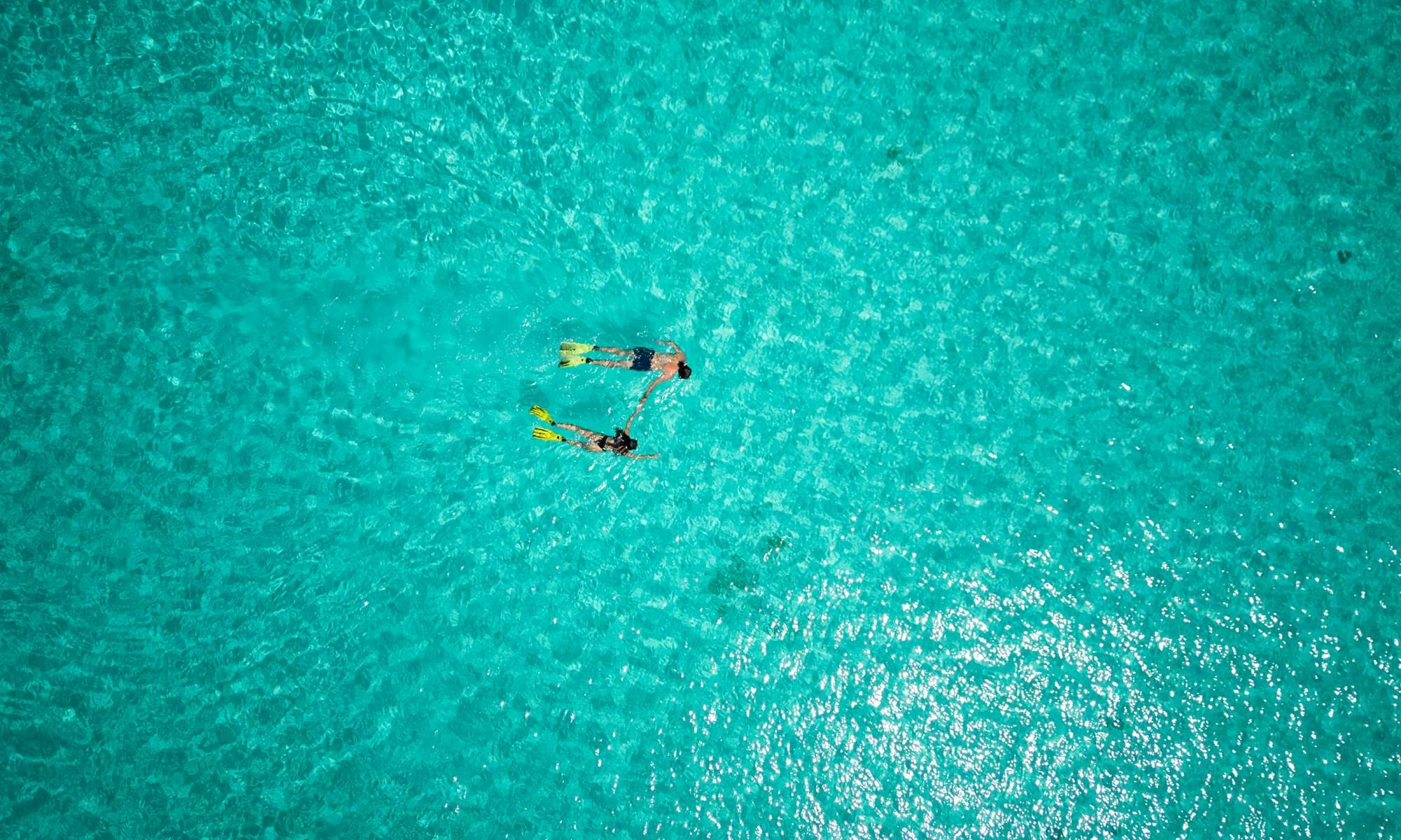 Boat tour to Psaromyta Bay with Greek snack-making