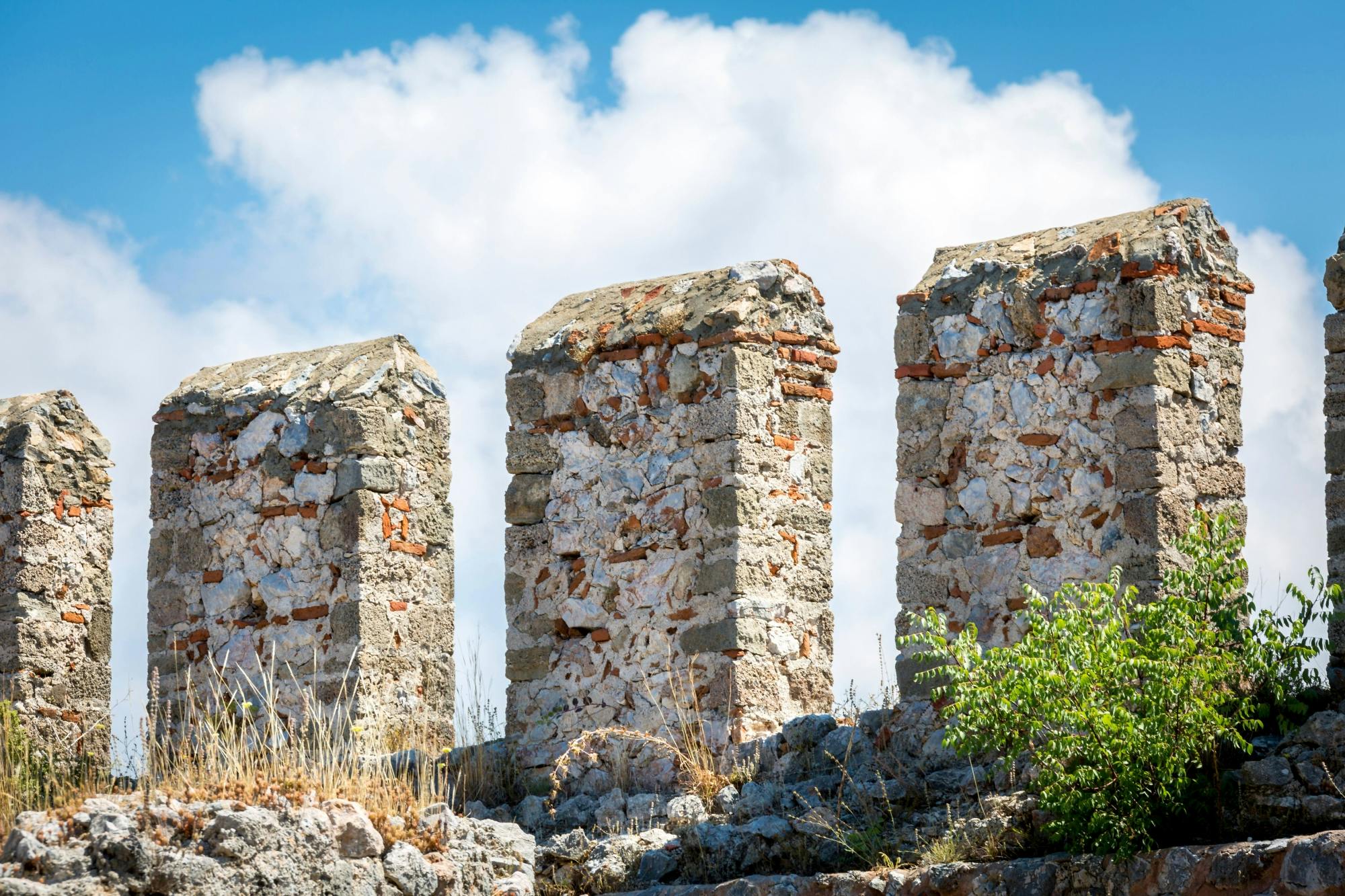 Alanya Castle and cave summer tour with cable car, lunch and boat trip