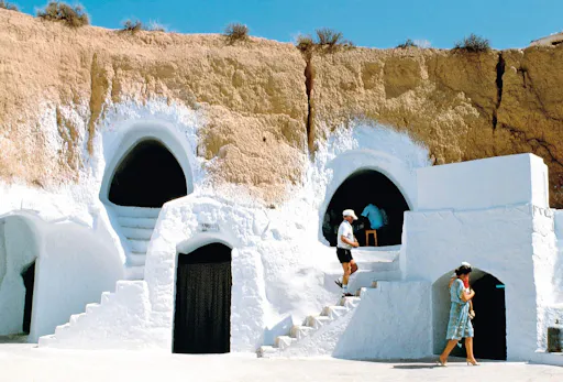 Southern Tunisia tour with Star Wars cave village and lunch