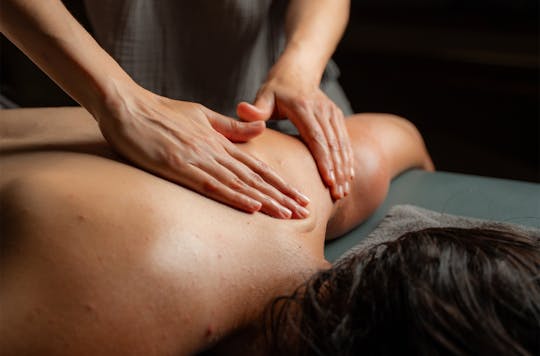 Massagem tradicional de Hipócrates de 60 minutos