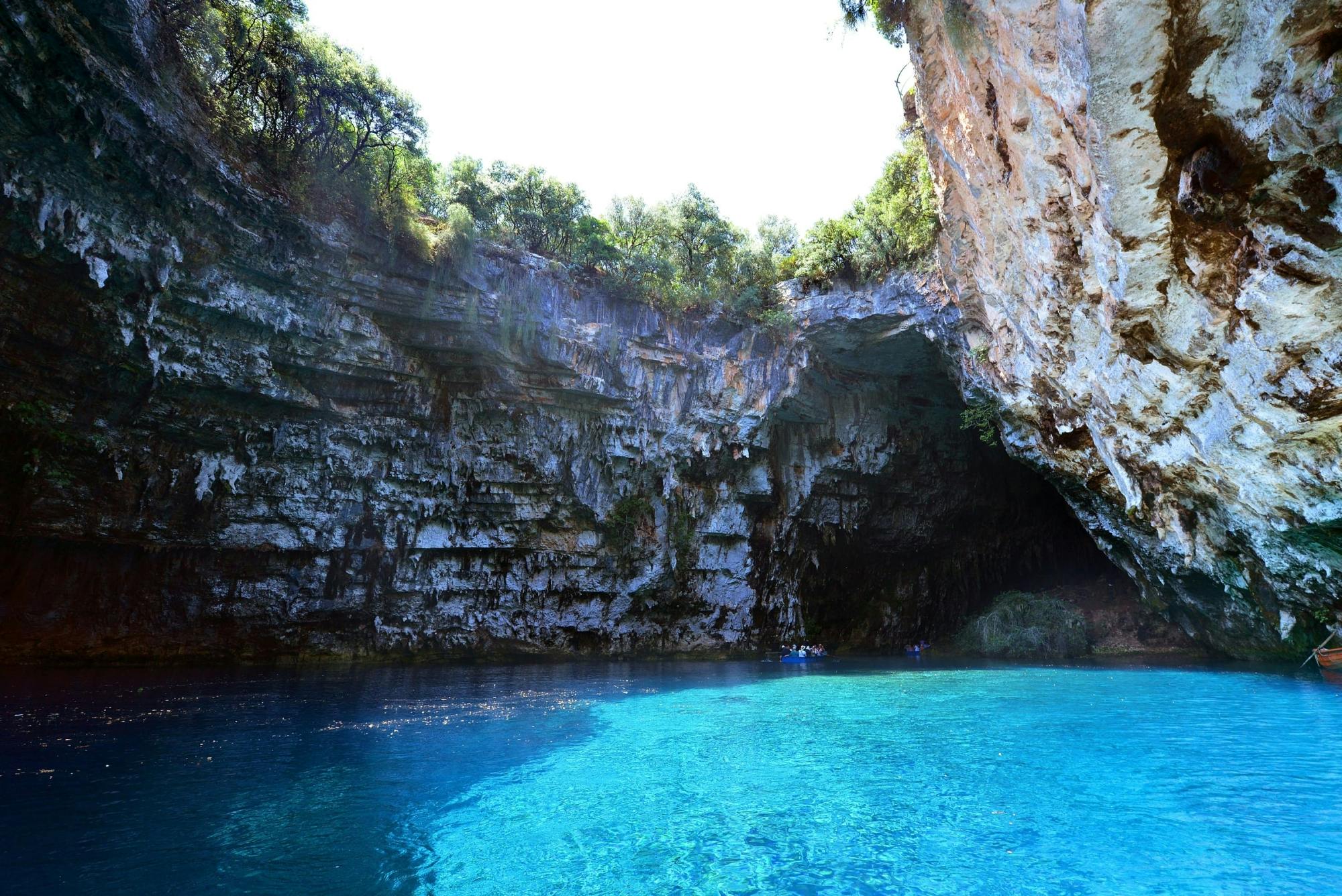Premier Kefalonia Tour with Lake Melissani, Boat Trip and Taverna Lunch