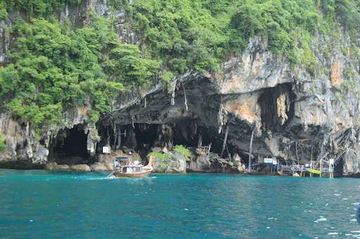 Early Bird Phi Phi Islands by Speedboat
