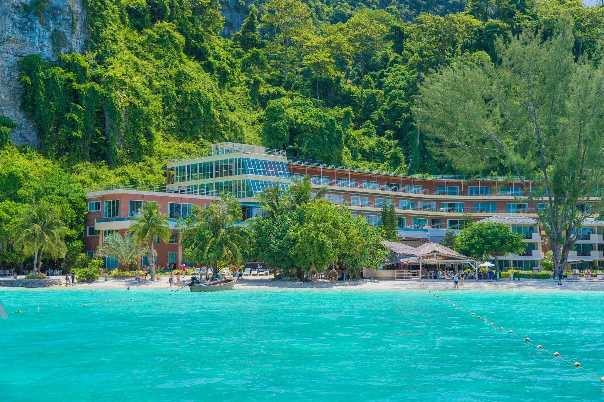 Full-day Phi Phi and Bamboo Islands tour by speed catamaran from Khao Lak