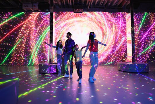 Immersive experiences at the Illuminarium Toronto with a dual pass