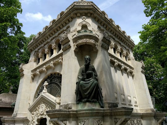 Tour do Cemitério de Bucareste - missão do Cemitério de Bellu