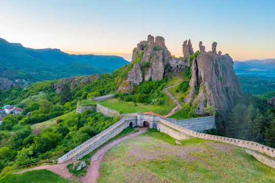 Dagtocht naar de rotsen vanaf Belogradchik en de grot vanaf Venetsa vanuit Sofia